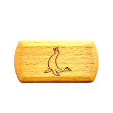 Laden Sie das Bild in den Galerie-Viewer, Kindernagelbürste mit verschiedene Motiven zur Auswahl